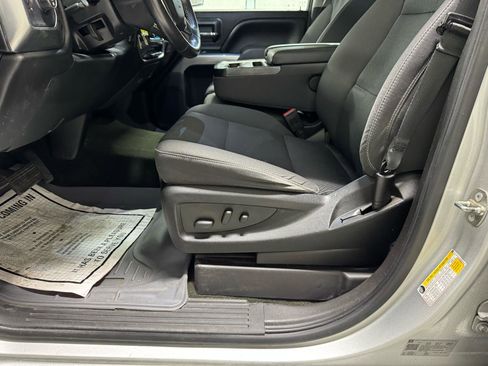 Used 2018 Chevrolet Silverado 1500 LT w/ All Star Edition image 19