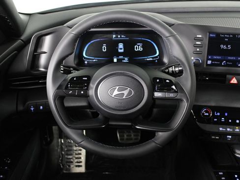 Certified 2025 Hyundai Elantra Sport FWD image 21