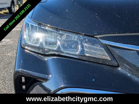 Used 2022 Toyota Avalon XLE image 9