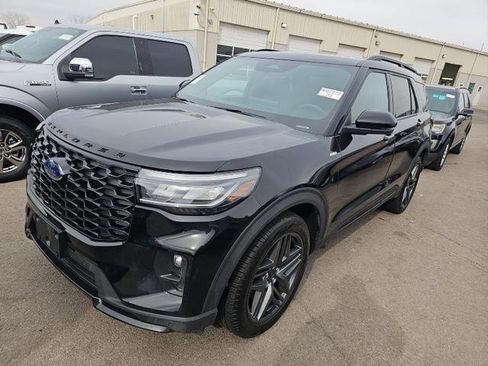 Used 2025 Ford Explorer ST-Line w/ Premium Package image 5