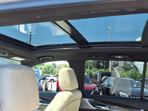 Certified 2022 Cadillac XT6 Sport w/ Technology Package image 19