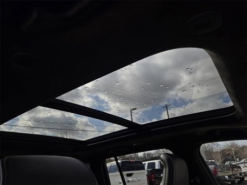 New 2025 Jeep Grand Cherokee Summit image 10