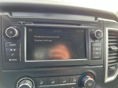 Used 2019 Nissan Titan S image 34