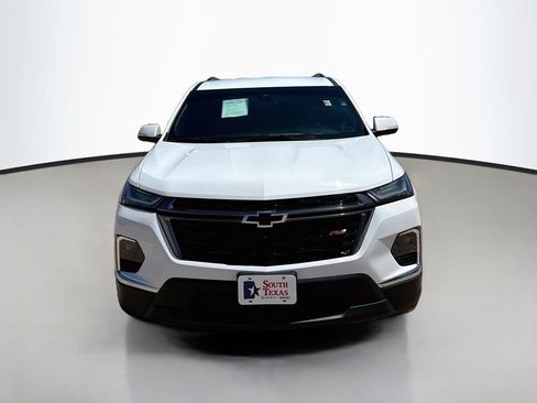 Used 2023 Chevrolet Traverse RS FWD image 2