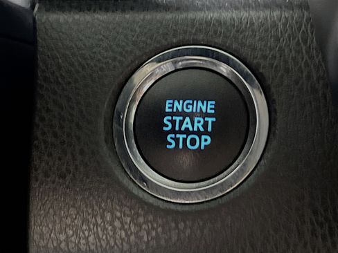 Used 2021 Toyota Camry SE w/ Convenience Package FWD image 23