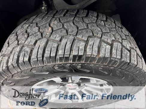 Used 2023 GMC Sierra 1500 AT4 w/ Technology Package image 16