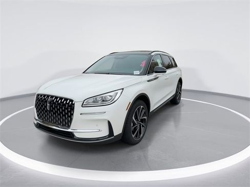 New 2026 Lincoln Corsair Reserve image 3