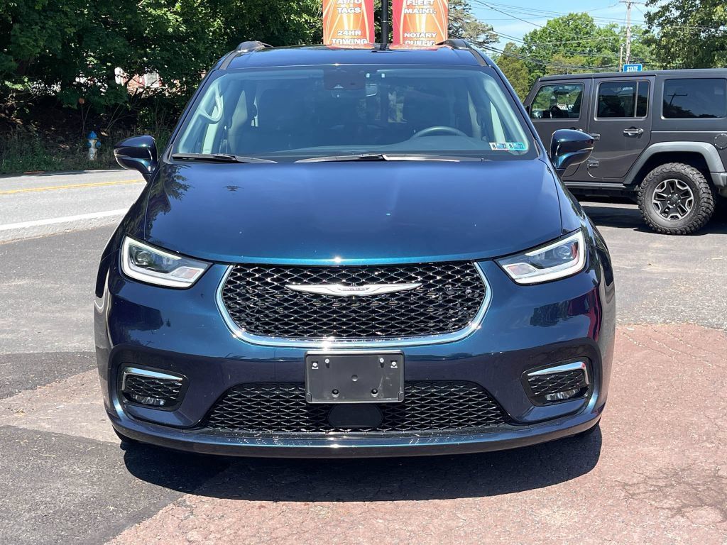 Used 2022 Chrysler Pacifica Touring-L FWD image 10