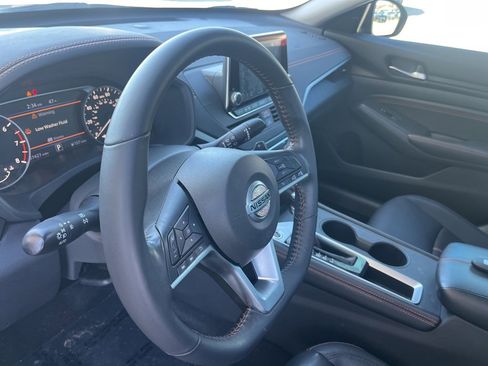 Used 2022 Nissan Altima 2.5 SR w/ Midnight Edition Package image 10