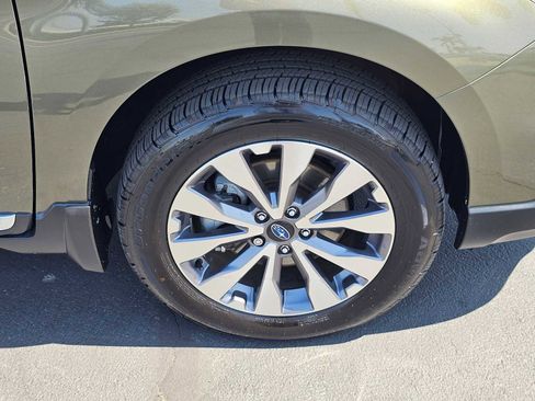 Used 2017 Subaru Outback 2.5i Touring w/ Popular Package #5A image 9