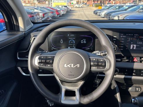 Used 2025 Kia Sportage LX FWD image 29