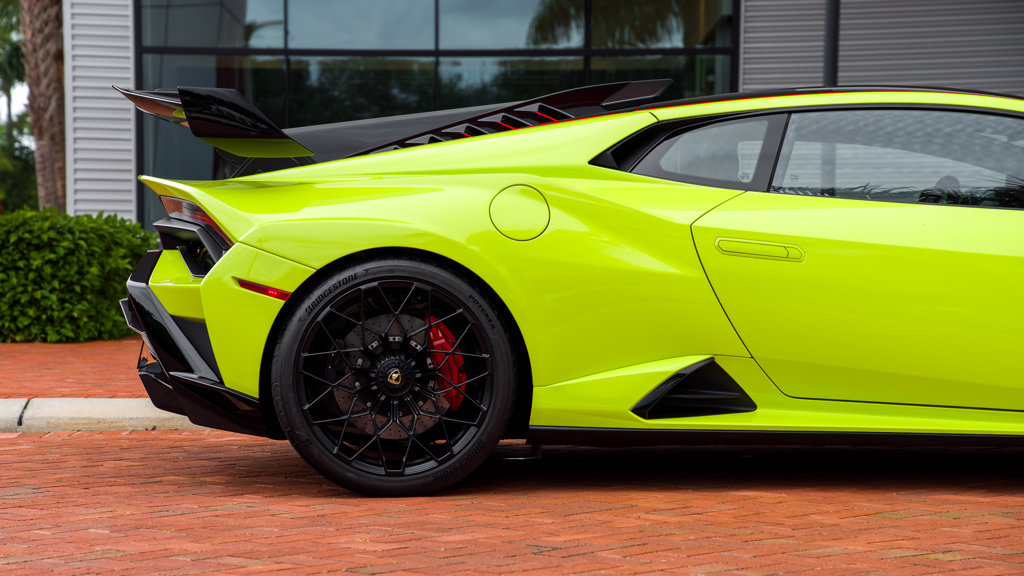 Used 2022 Lamborghini Huracan STO RWD image 8