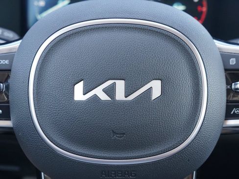 Used 2023 Kia Sorento SX AWD/4WD image 14