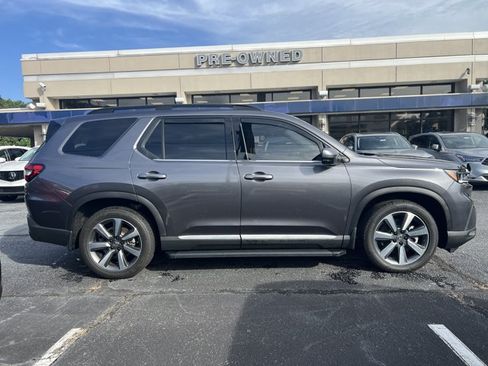 Used 2025 Honda Pilot Elite image 6