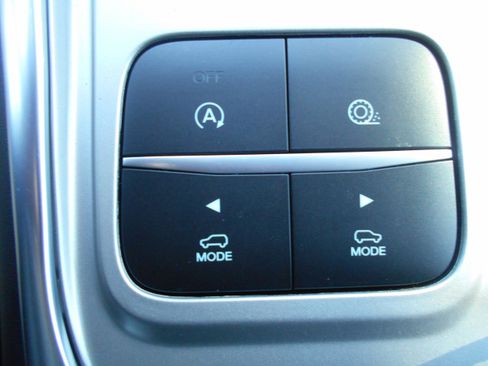 Used 2023 Ford Explorer XLT w/ Equipment Group 202A RWD image 16