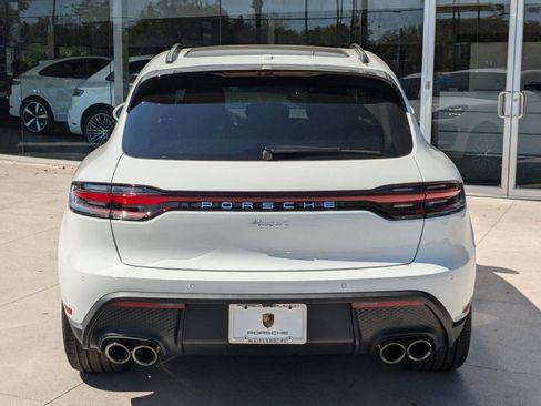 Certified 2025 Porsche Macan image 10