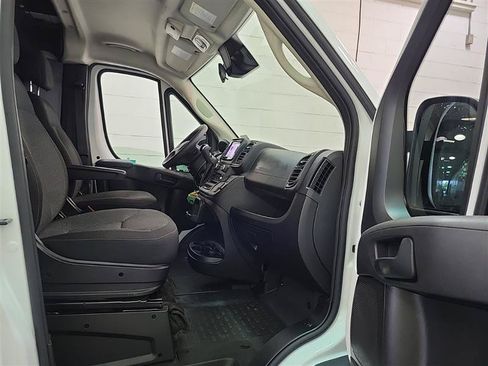 Used 2025 RAM ProMaster 2500 w/ U-Haul Equipment Group FWD image 7