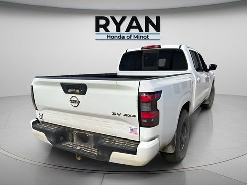 Used 2022 Nissan Frontier SV w/ Technology Package AWD/4WD image 2