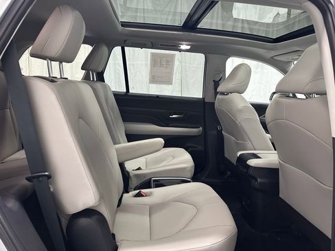 Used 2025 Toyota Grand Highlander AWD image 58