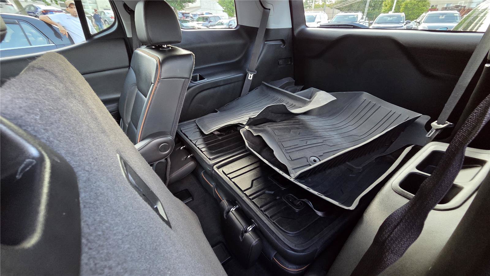 Used 2023 GMC Acadia AT4 w/ Technology Package AWD/4WD image 30