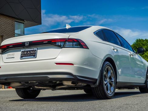 Used 2023 Honda Accord EX image 12
