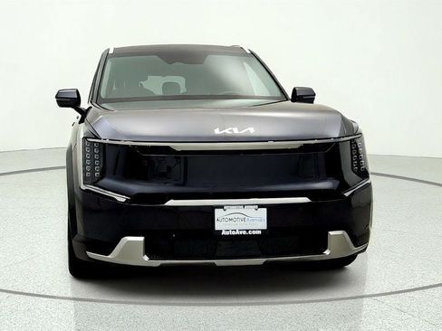 Used 2026 Kia EV9 Land AWD/4WD image 2