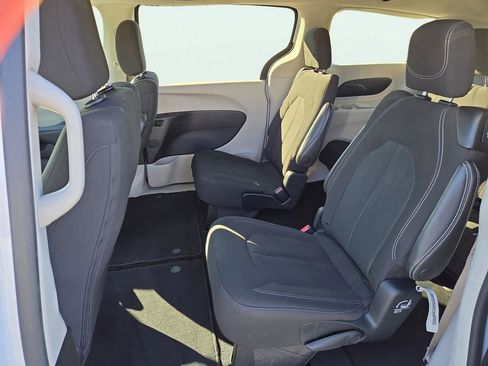 Used 2023 Chrysler Voyager LX image 20