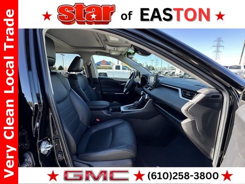 Used 2022 Toyota RAV4 XLE Premium image 11