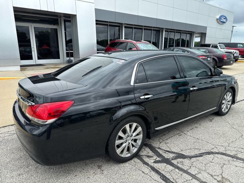 Used 2011 Toyota Avalon Limited FWD image 6