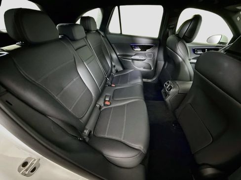 Used 2025 Mercedes-Benz GLC 350e 4MATIC image 26