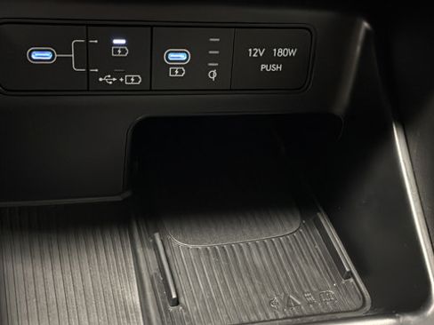 Used 2025 Hyundai Santa Cruz SEL AWD/4WD image 32