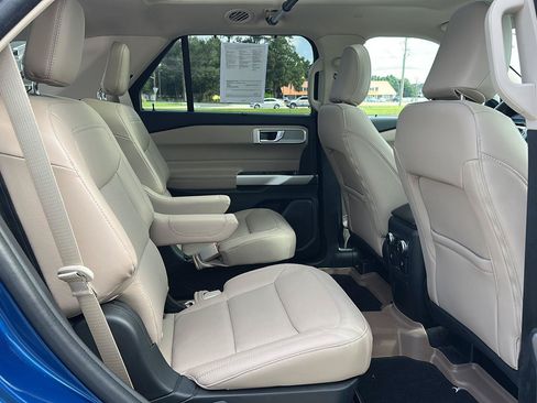 Used 2023 Ford Explorer Limited w/ Hybrid Equipment Group 310A AWD/4WD image 11
