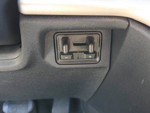 Used 2025 Ford Expedition Active AWD/4WD image 9