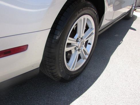 Used 2012 Ford Mustang Coupe image 31