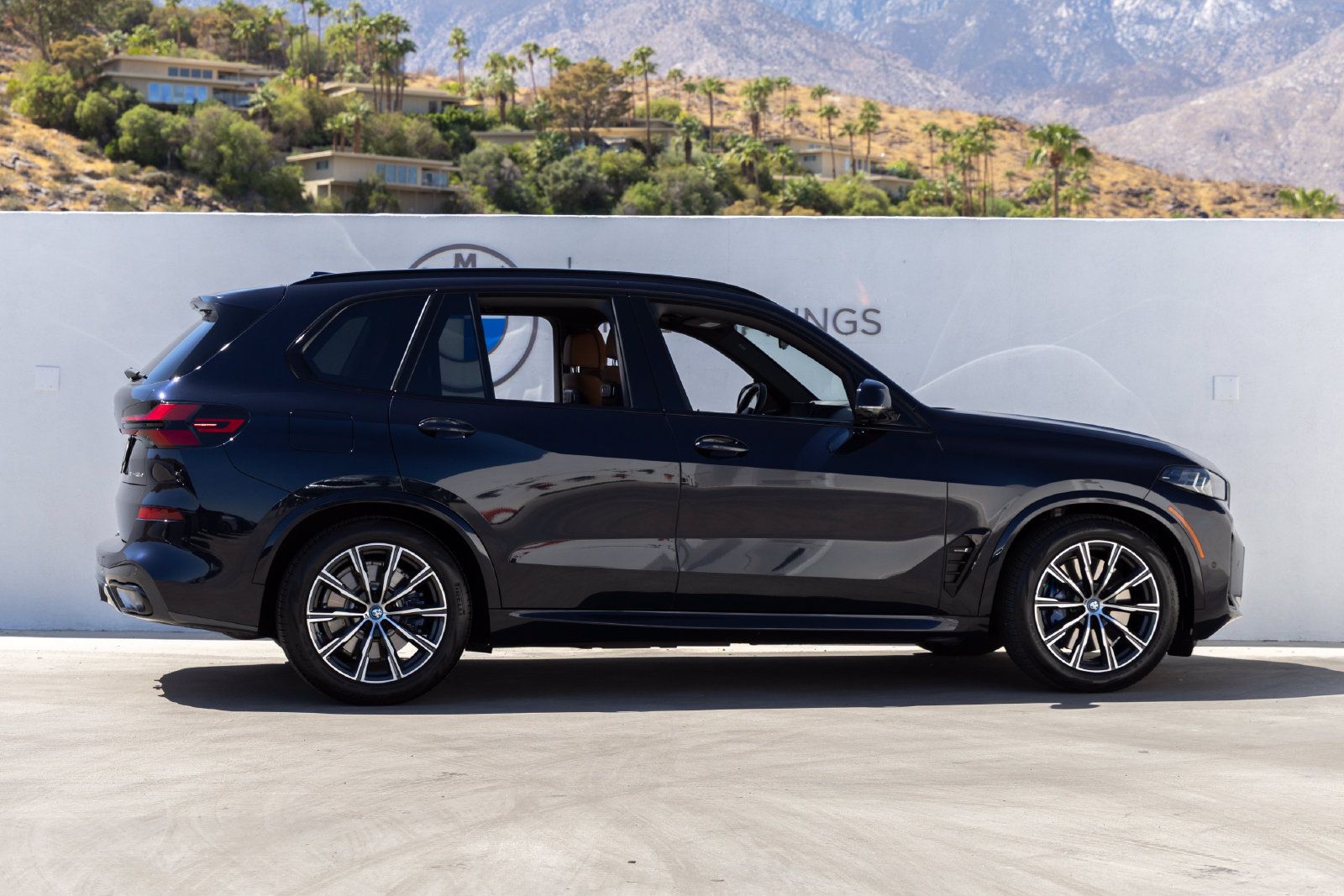 Certified 2024 BMW X5 xDrive50e w/ M Sport Package AWD/4WD image 5