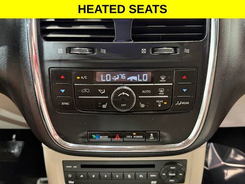 Used 2011 Chrysler Town & Country Touring-L w/ Entertainment Group #2 FWD image 3