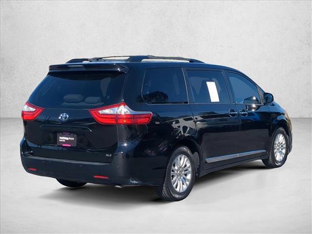 Used 2015 Toyota Sienna XLE w/ XLE Navigation Package FWD image 5