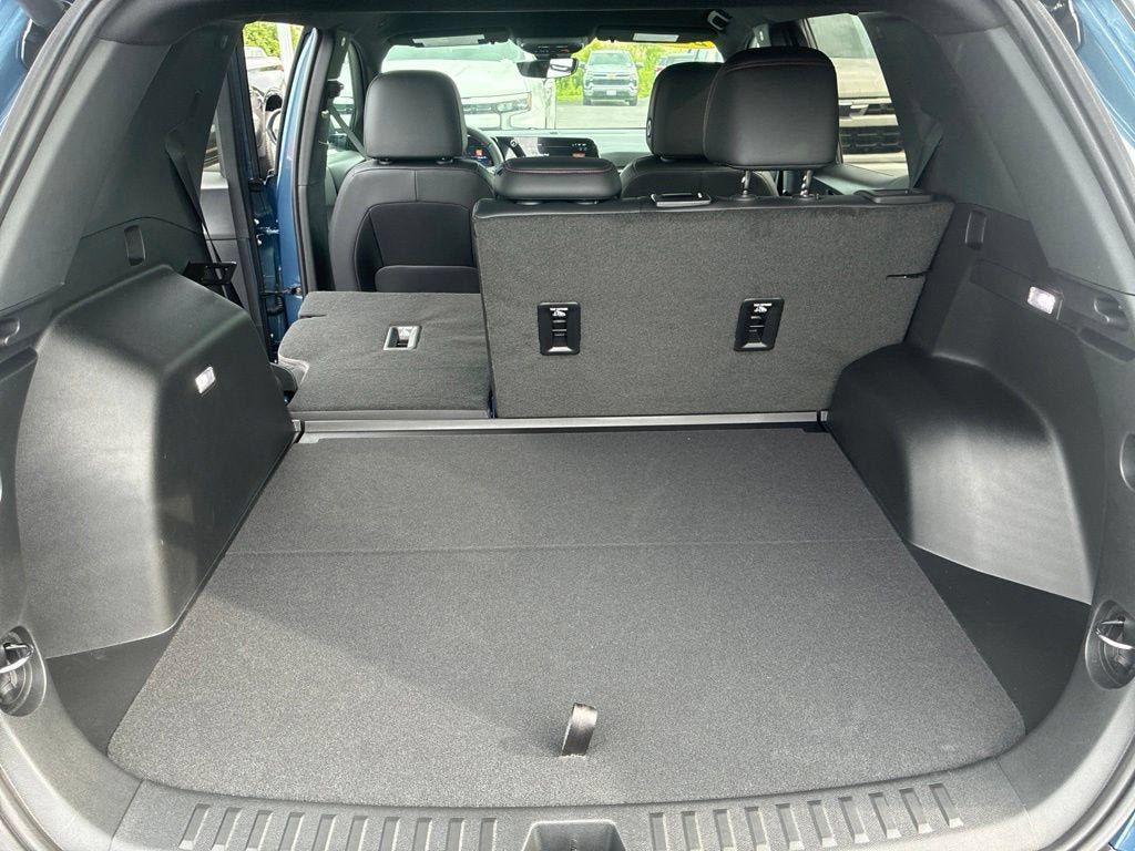 New 2027 Chevrolet Equinox RS w/ Safety and Technology Package AWD/4WD image 33