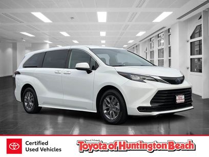 Used 2025 Toyota Sienna LE