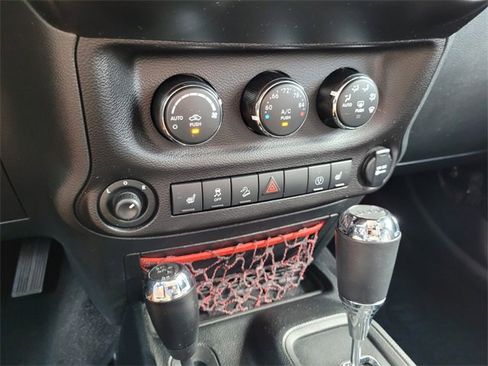 Certified 2018 Jeep Wrangler Rubicon image 28