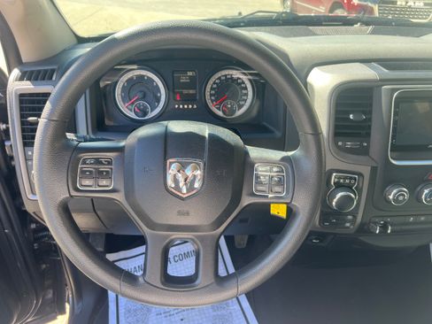 Used 2018 RAM 1500 Express AWD/4WD image 13