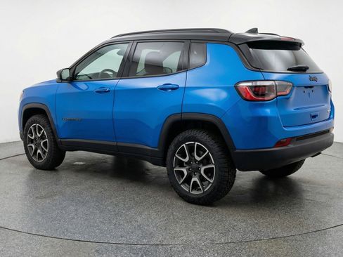 Used 2025 Jeep Compass Trailhawk AWD/4WD image 6