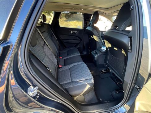 Used 2025 Volvo XC60 B5 Core w/ Protection Package Premier image 30