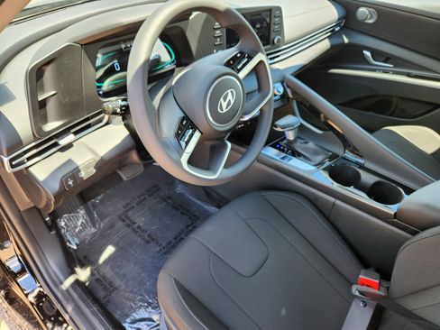 New 2025 Hyundai Elantra Blue image 8