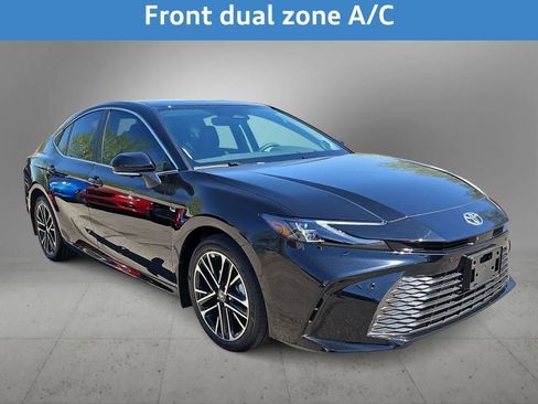 Used 2026 Toyota Camry XLE w/ Premium Plus Package image 3