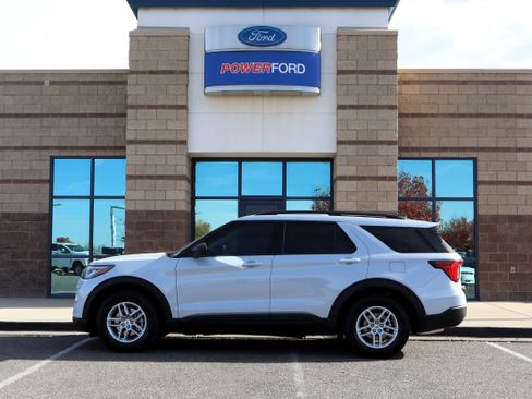 New 2026 Ford Explorer Active w/ Active Comfort Package image 9