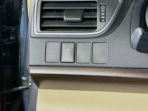 Certified 2017 Toyota Camry XLE FWD image 11