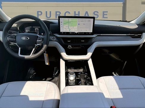 New 2026 Ford Explorer Platinum AWD/4WD image 5