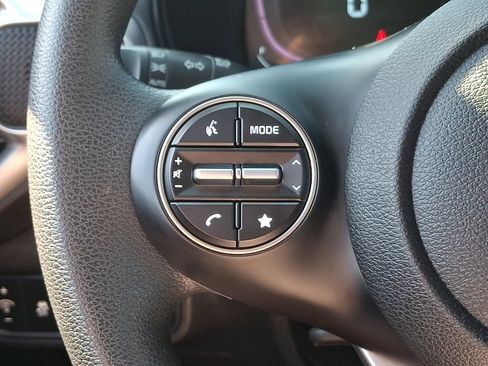 Used 2025 Kia Soul LX FWD image 20