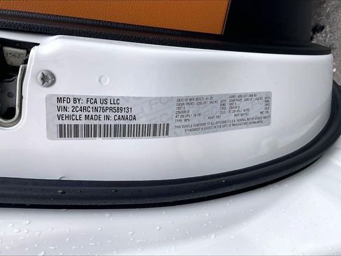 Used 2023 Chrysler Pacifica Pinnacle FWD image 33